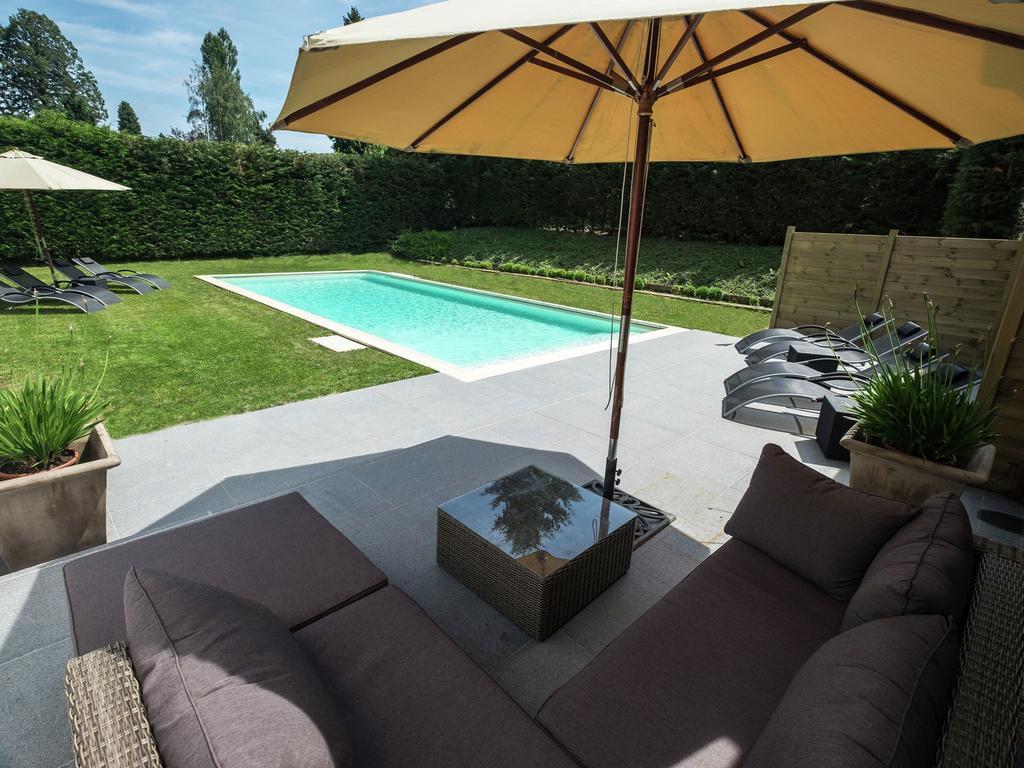 Modern Mansion In Hasti Re Par Del With Pool Villa Hastiere-par-dela Exteriör bild
